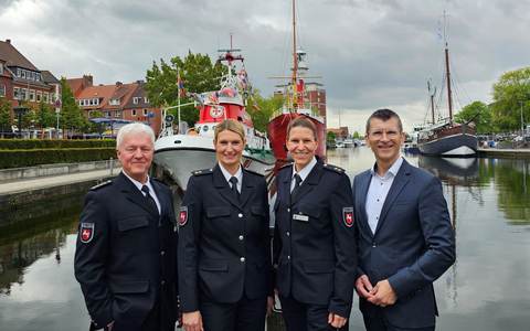 POL-LER: Begrüßung der neuen Dienststellenleiterin des Polizeikommissariates Emden, Frau Polizeioberrätin Angelika Grüter, und Verabschiedung von Polizeioberrätin Frida Sander als bisherige Leiterin - Foto: presseportal.de