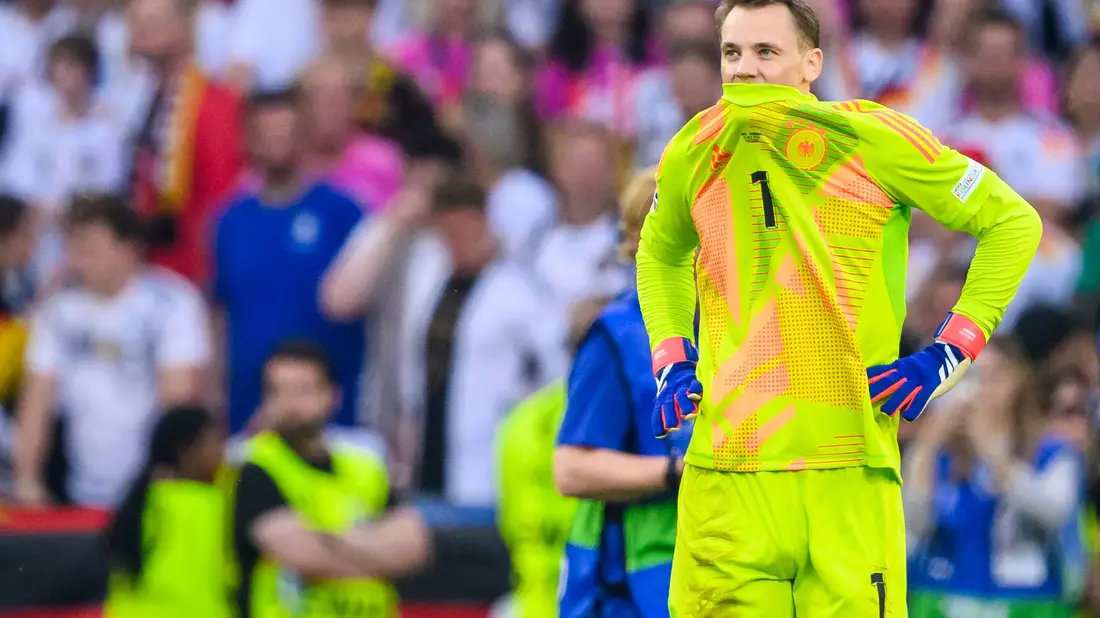 Das EM-Aus gegen Spanien vor zwei Jahren war nun doch nicht Manuel Neuers letztes Länderspiel. (Archivbild) - Bild: Tom Weller/dpa