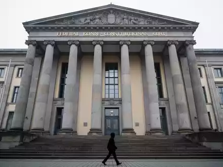 Karlsruhe rügt Regierung bei Asylbewerber-Leistungen - Foto: über boerse-global.de