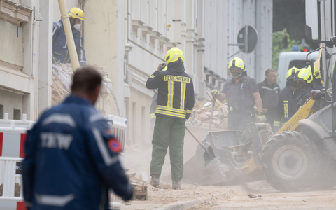Eine dritte Leiche wurde in den Trümmern gefunden.  - Foto: Sebastian Kahnert/dpa