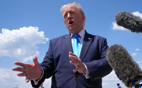 Trump kündigt die Entsendung Tausender Soldaten nach Polen an.  - Foto: Jacquelyn Martin/AP/dpa