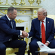 Trump und Nawrocki verstanden sich beim Treffen gut (Archivbild). - Foto: Evan Vucci/AP/dpa