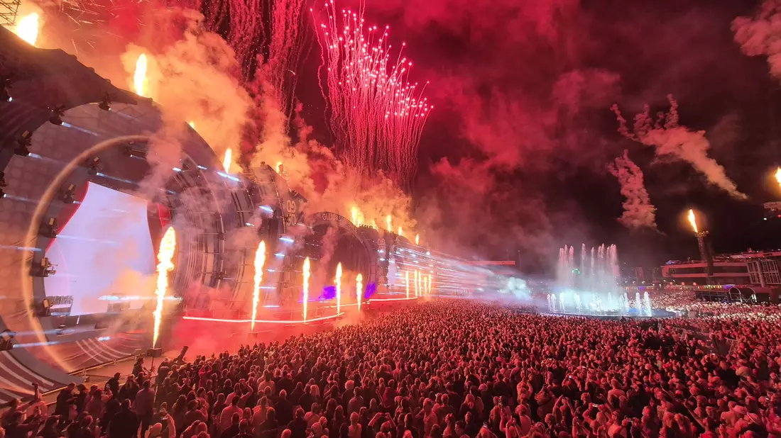 Die Festival-Saison ist schon gestartet und die Musikbranche setzt viele Hoffnungen in sie. (Archivbild) - Bild: Sascha Thelen/dpa