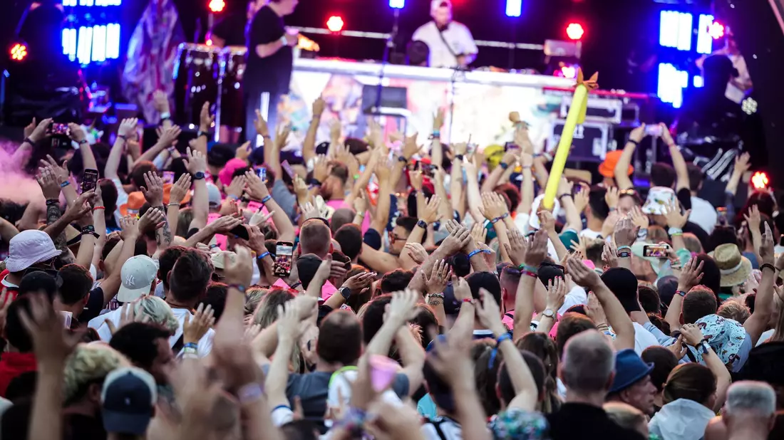 Rund 1.800 Festivals gibt es in Deutschland. (Archivbild) - Bild: Christoph Reichwein/dpa/dpa-tmn
