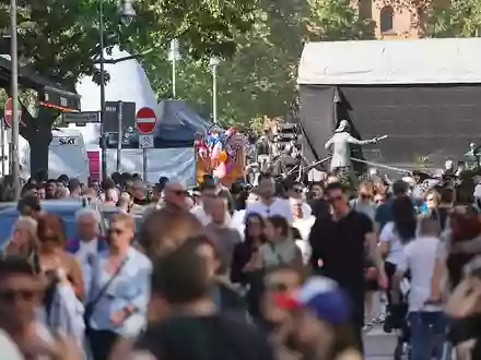 Menschen auf der Straße (Archiv) - Foto: via dts Nachrichtenagentur