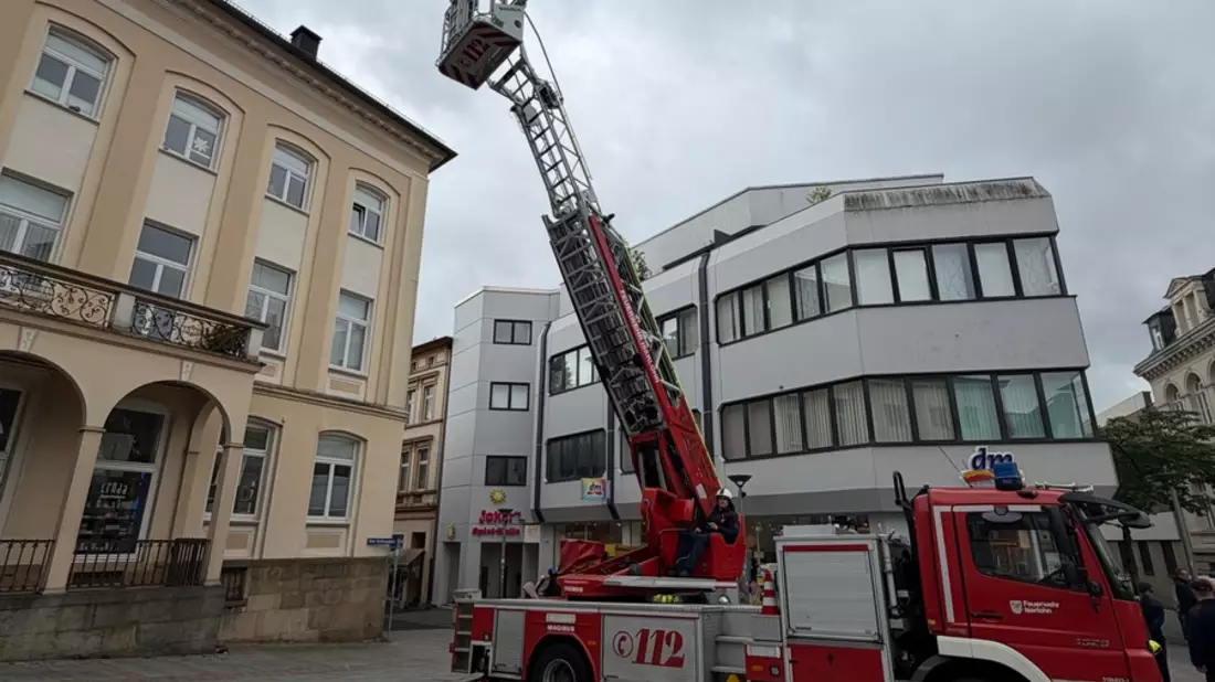 FW-MK: Gemeinsame Ausbildung der Feuerwehr Iserlohn mit dem Feuerwehrverband Märkischer Kreis - Bild: presseportal.de