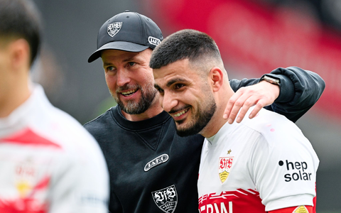 Wollen die Bayern ärgern: VfB-Coach Sebastian Hoeneß und Torjäger Deniz Undav. (Archivbild) - Foto: Uwe Anspach/dpa