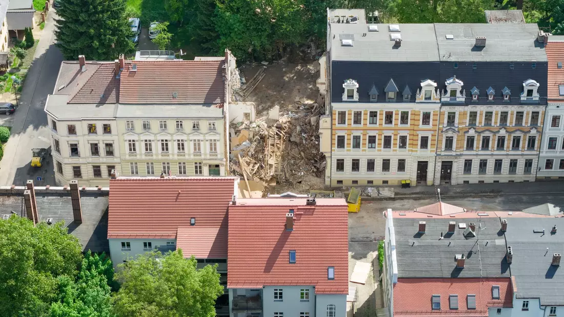 Der Rettungseinsatz nach dem Einsturz des Gründerzeithauses in Görlitz dauerte etwa 72 Stunden. - Bild: Sebastian Kahnert/dpa