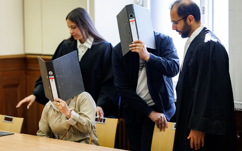 Die Eltern der Mädchen waren wegen fahrlässiger Tötung angeklagt.  - Foto: Daniel Karmann/dpa