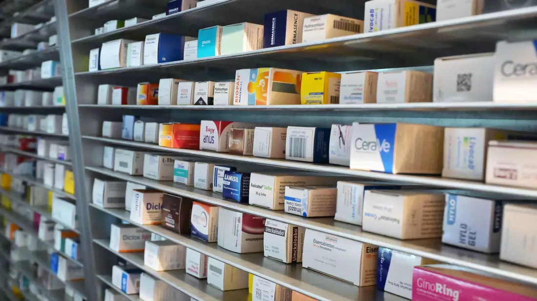 Bestimmte verschreibungspflichtige Präparate sollen Apotheken ohne Rezept verkaufen können. (Archivbild) - Bild: Malin Wunderlich/dpa