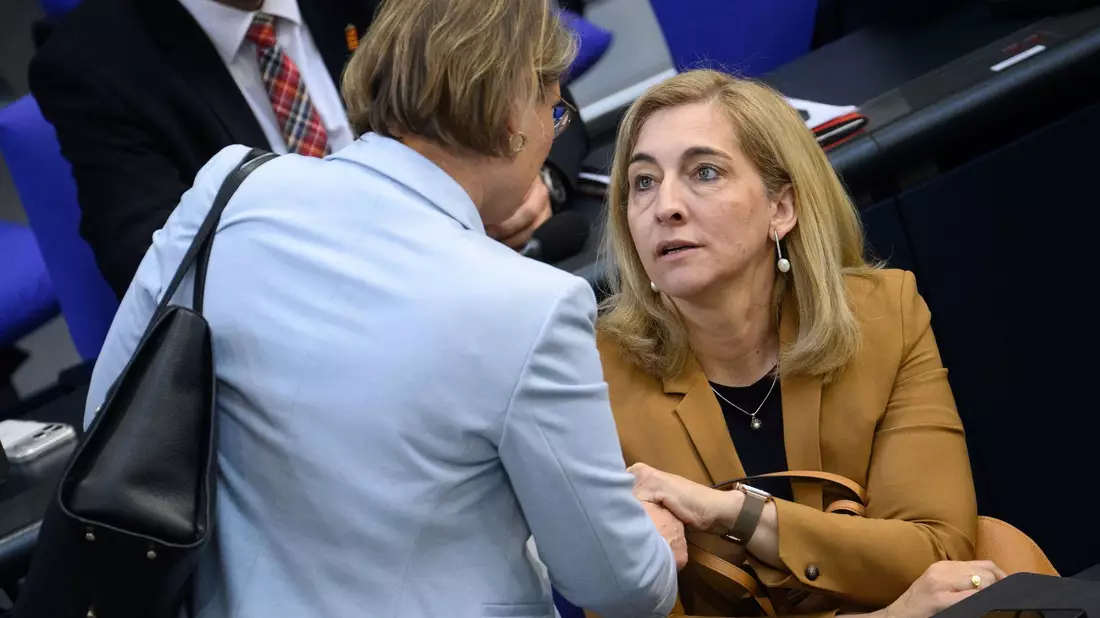 Gesundheitsministerin Warken will die Versorgung insgesamt breiter aufstellen. (Archivbild) - Bild: Bernd von Jutrczenka/dpa