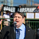 Bernd Posselt von der Sudetendeutschen Volksgruppe spricht bei der Gedenkfeier für die Opfer des Holocaust an dem Ort, von dem aus die jüdischen Transporte aus Brünn abfuhren. - Foto: Šálek Václav/CTK/dpa