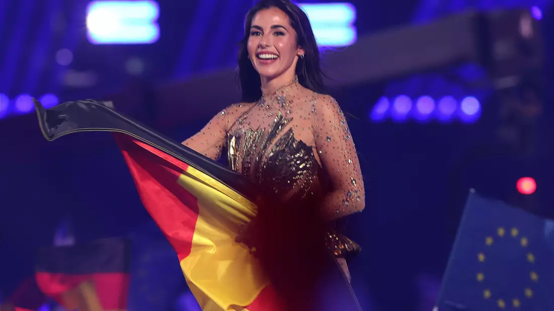 Sarah Engels holte für Deutschland den 23. Platz im ESC-Finale und steht nun auf Platz 27 in den deutschen Top 100. (Archivbild) - Bild: Jens Büttner/dpa