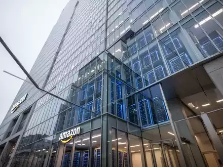 Amazon Aktie: Bezos kontert KI-Jobverlust-Sorgen - Foto: über boerse-global.de