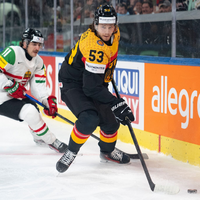 Für NHL-Star Moritz Seider und die Eishockey-Nationalmannschaft gibt es bei der WM in der Schweiz erstmals drei Punkte. - Foto: Claudio Thoma/KEYSTONE/dpa