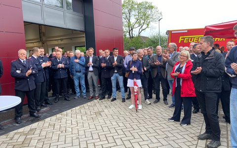 FW-PI: Schlüsselübergabe beim Erweiterungsbau der Feuerwehrtechnischen Zentrale - Foto: presseportal.de
