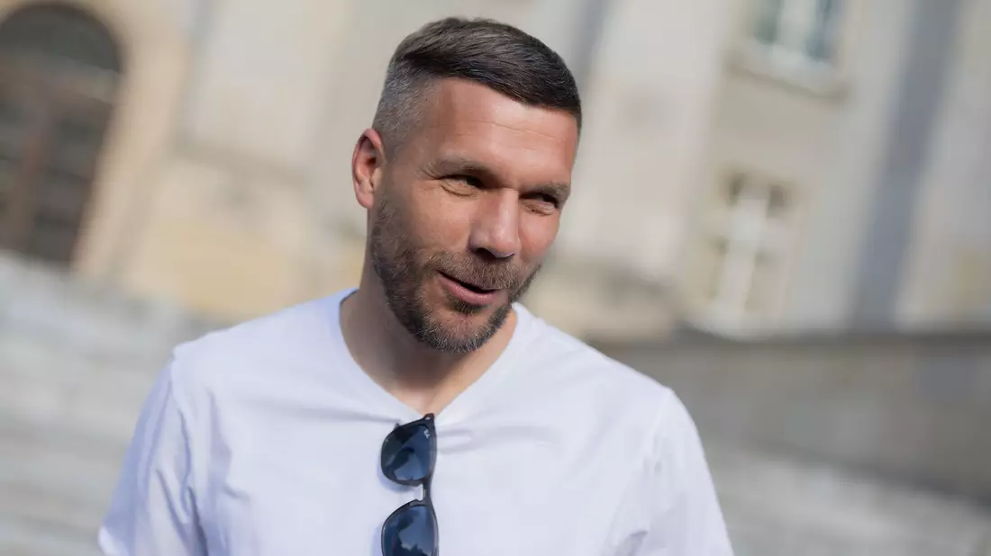Lukas Podolski beendet seine aktive Karriere. (Archivbild) - Bild: Rolf Vennenbernd/dpa