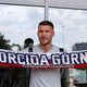 Lukas Podolski spielte zum Ende seiner Karriere in seiner Heimat Polen und kaufte auch Anteile am polnischen Erstligisten Gornik Zabrze. (Archivbild)  - Foto: Andrzej Grygiel/pap/dpa