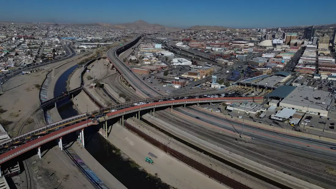 Mexiko ist aufgrund seiner geografischen Lage als Nachbarland der USA ein wichtiger Produktionsstandort. (Archivbild) - Bild: Christian Chavez/AP/dpa
