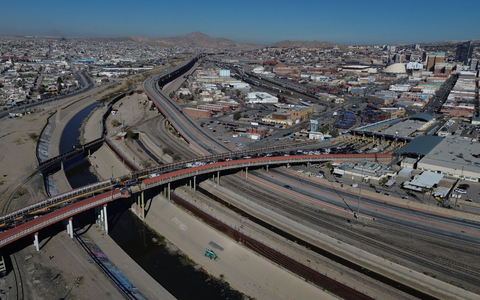 Mexiko ist aufgrund seiner geografischen Lage als Nachbarland der USA ein wichtiger Produktionsstandort. (Archivbild) - Foto: Christian Chavez/AP/dpa