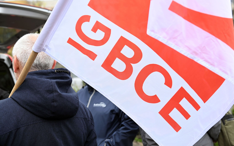 Die Gewerkschaft IG BCE kämpft um den Erhalt der Arbeitsplätze bei Biontech. (Symbolbild) - Foto: Michael Bahlo/dpa