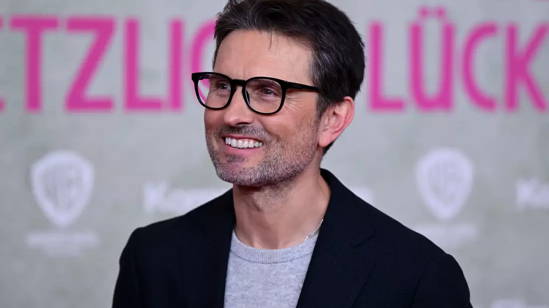 Simon Verhoeven geht ebenfalls ins Rennen um einen Filmpreis mit seiner Tragikomödie «Ach, diese Lücke, diese entsetzliche Lücke». (Archivbild) - Bild: Sven Hoppe/dpa