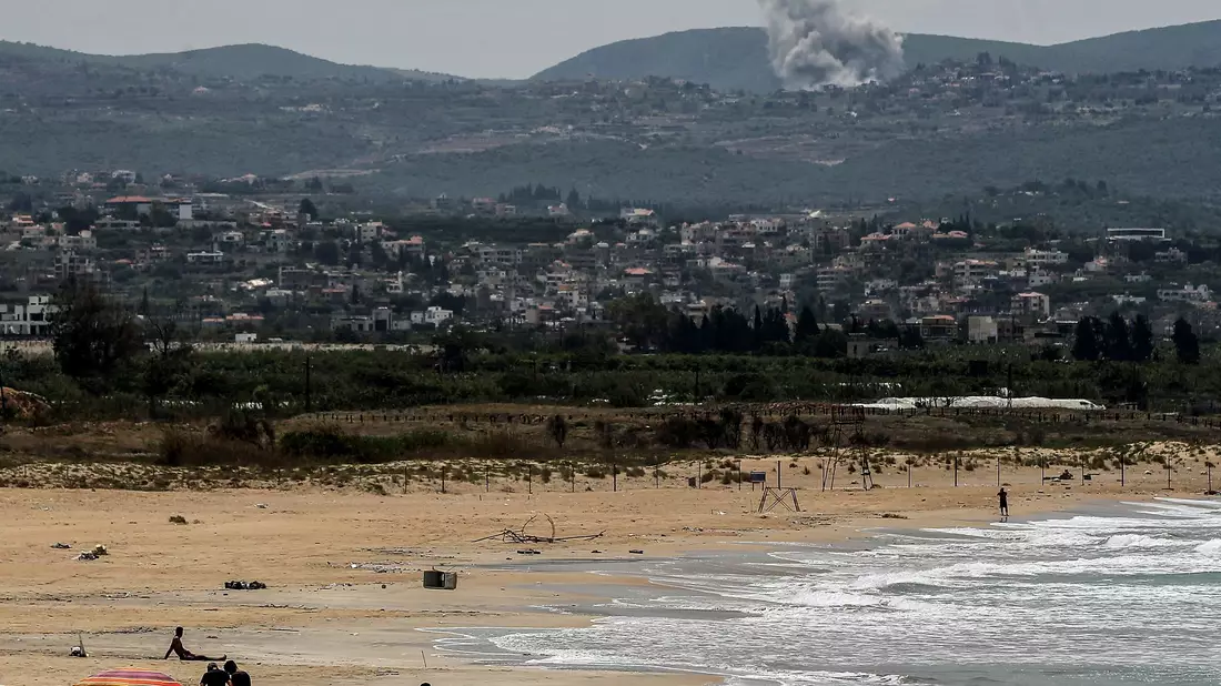 Die israelische Armee griff Ziele der Hisbollah in der südlibanesischen Küstenstadt Tyros an. Foto Archiv - Bild: Marwan Naamani/dpa