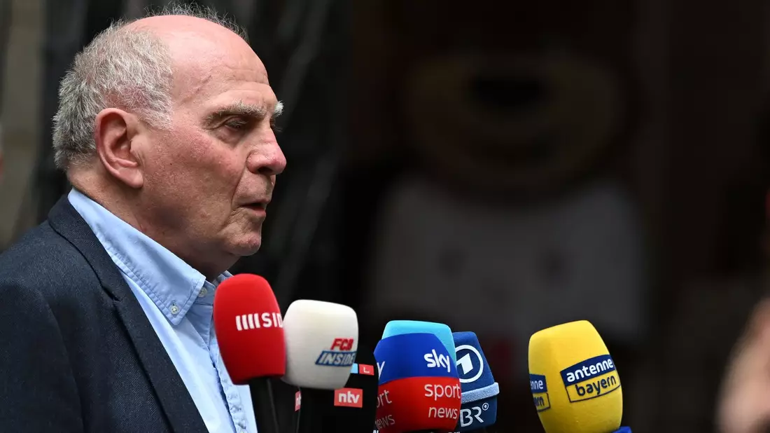 Hoeneß wundert sich über die Kommunikation über das WM-Tor. - Bild: Sven Hoppe/dpa