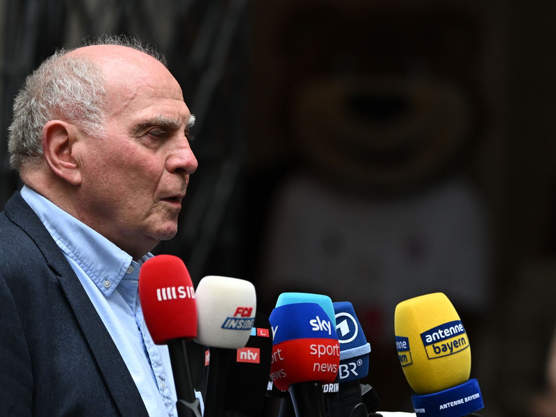 Hoeneß wundert sich über die Kommunikation über das WM-Tor. - Foto: Sven Hoppe/dpa