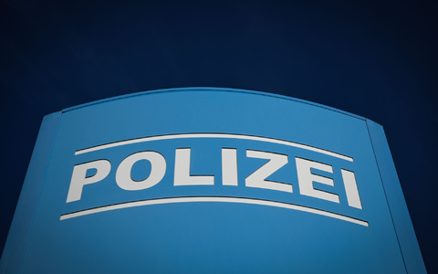 Die Autobahnpolizei Dortmund ist nach einem Flugzeugabsturz auf der A45 bei Olpe im Einsatz. (Symbolbild - Foto: Soeren Stache/dpa