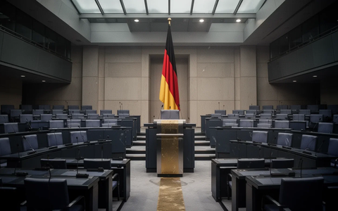 Bundestag senkt Luftverkehrsteuer – Wirtschaftswachstum auf 0,6 Prozent abgestürzt - Foto: über boerse-global.de