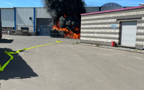 POL-PDTR: Industriebrand im Elektroschrottrecycling-Betrieb - Foto: presseportal.de