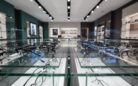 EssilorLuxottica Aktie: 35 Prozent Minus trotz Wachstum - Foto: über boerse-global.de