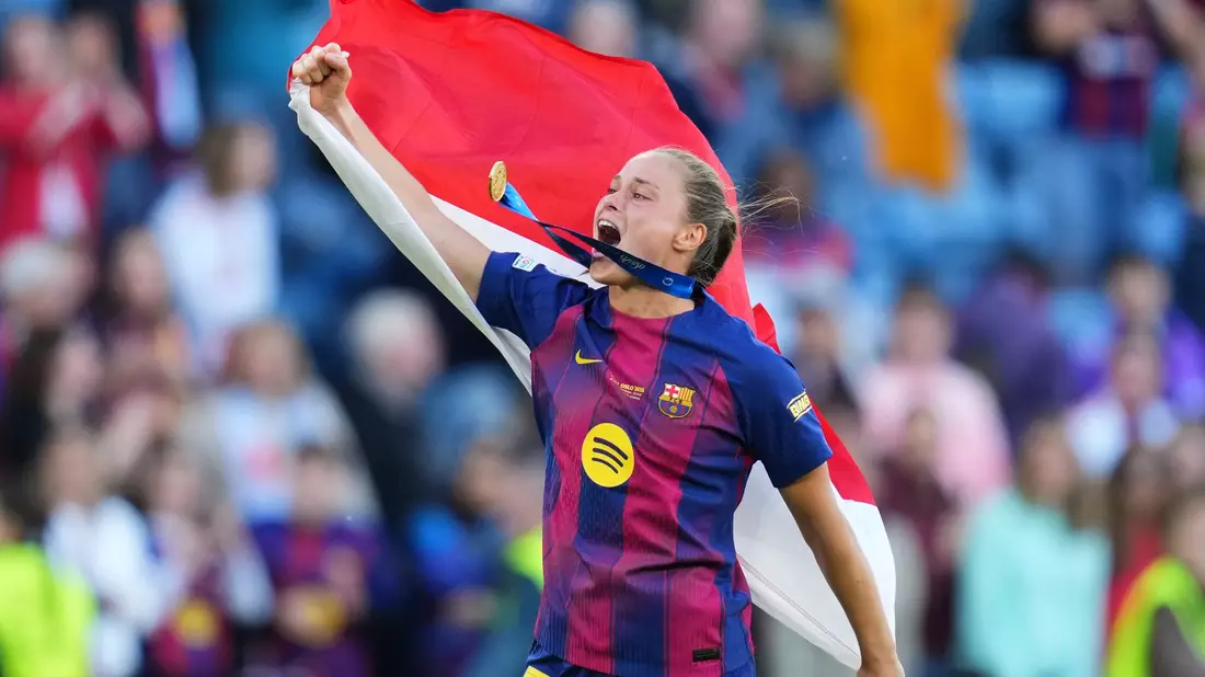 Riesenjubel bei der Ex-Wolfsburgerin Ewa Pajor nach dem Königsklassen-Finale.  - Bild: Kirsty Wigglesworth/AP/dpa