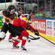 Deutschland und Österreich lieferten sich ein physisches Spiel bei der Eishockey-WM. - Foto: Claudio Thoma/KEYSTONE/dpa