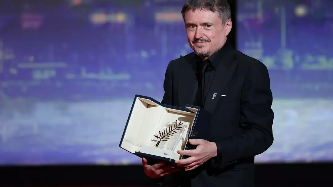 Der Gewinner des Abends: Cristian Mungiu. - Bild: Sameer Al-Doumy/AFP/dpa
