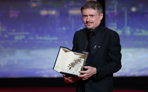 Der Gewinner des Abends: Cristian Mungiu. - Foto: Sameer Al-Doumy/AFP/dpa