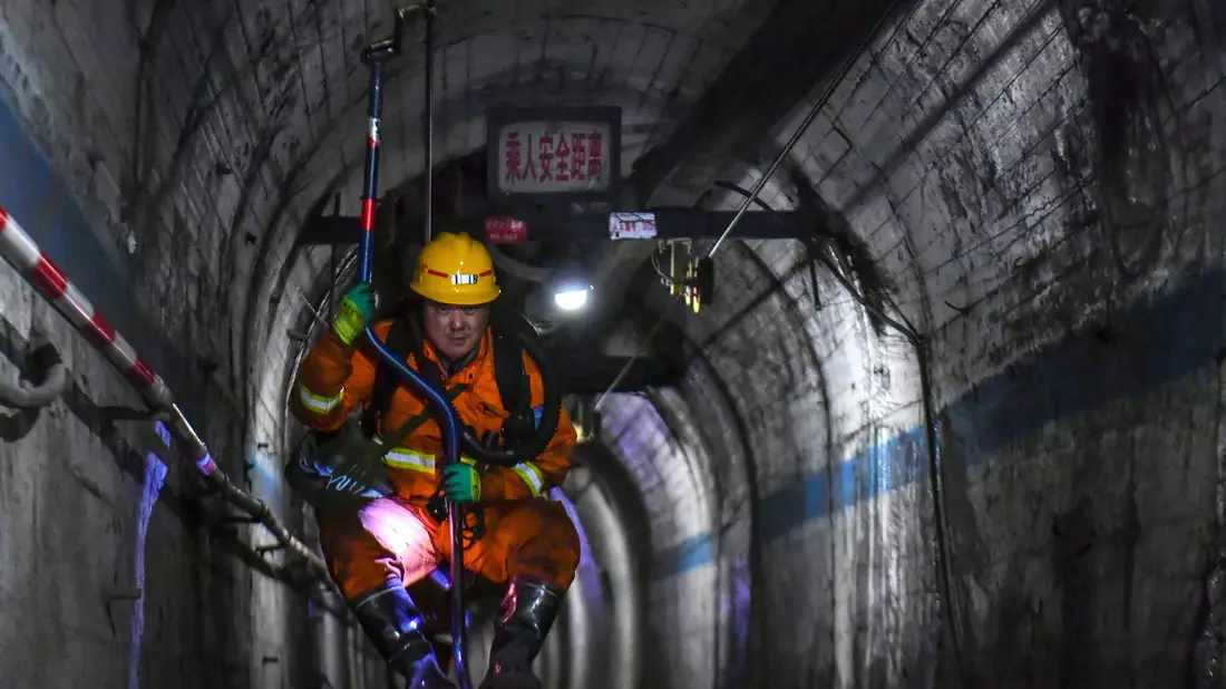 Die Rettungsarbeiten im Zuge von Chinas verheerendstem Minenunglück seit über 16 Jahren sind nach wie vor im Gange. - Bild: Cao Yang/XinHua/dpa