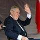 Miloš Zeman, ehemaliger Staatspräsident von Tschechien, wurde bei der Demo gegen den Sudetendeutschen Tag im Rollstuhl auf das Podium geschoben. - Foto: Šálek Václav/CTK/dpa