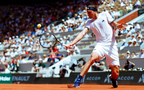 Alexander Zverev spielte zum Start der French Open auf dem Hauptplatz in Roland Garros. - Foto: Frank Molter/dpa
