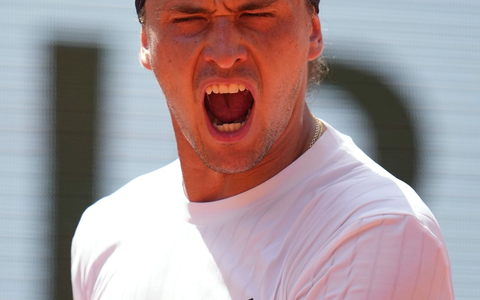 Die Emotionen müssen raus bei Alexander Zverev.  - Foto: Christophe Ena/AP/dpa