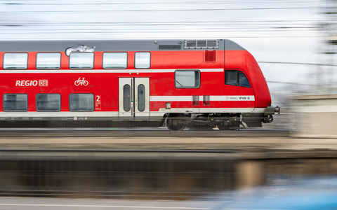 DB Regio zählte im April deutlich mehr Fahrgäste als im Vorjahresmonat. (Archivbild) - Foto: Robert Michael/dpa
