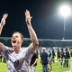 Wolfsburger Jubel nach der Relegation in Braunschweig. - Foto: Julian Stratenschulte/dpa