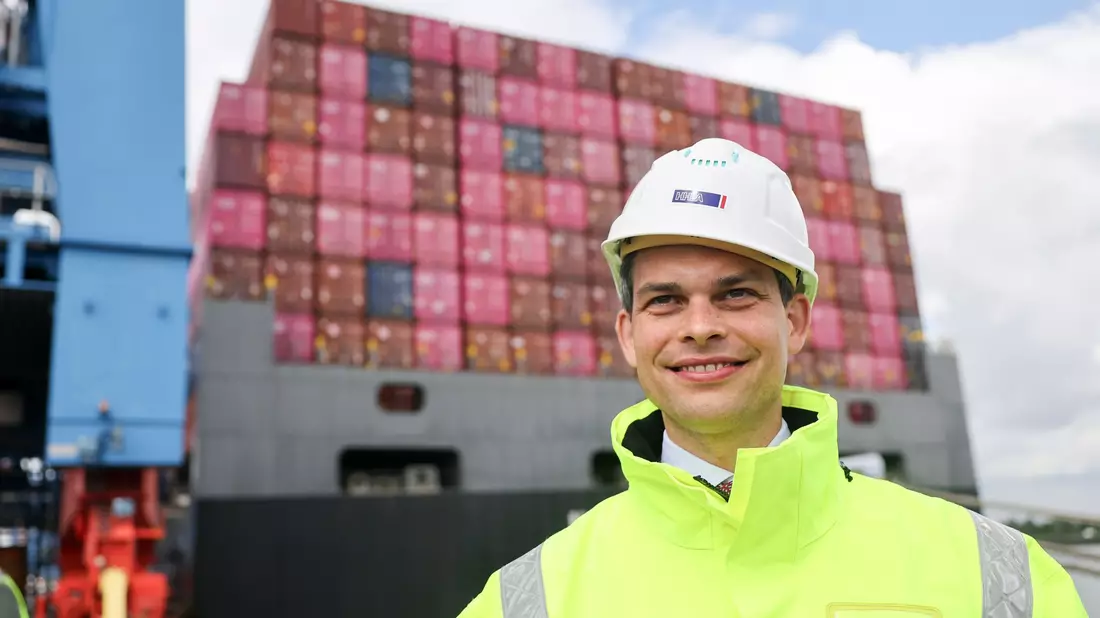 Ploß setzt sich dafür ein, dass die Milliarden aus dem Sondervermögen Infrastruktur des Bundes auch für Häfen und Wasserstraßen genutzt werden können. (Archivbild) - Bild: Christian Charisius/dpa