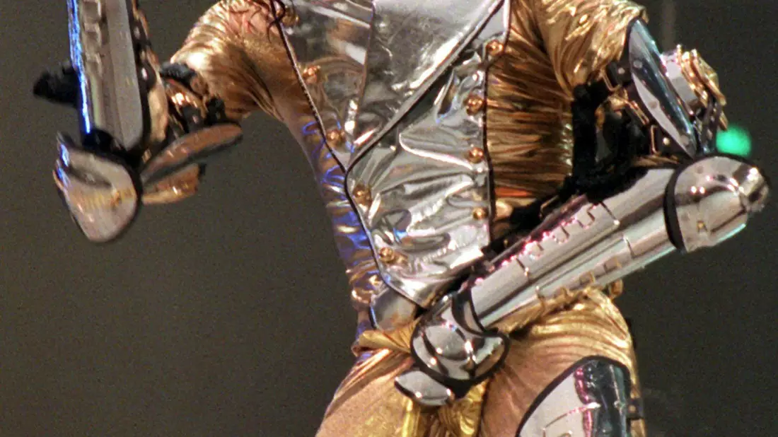 Der wohl legendärste Schrittgriff von allen: Michael Jackson, hier bei einem Auftritt in Gelsenkirchen 1997. (Archivbild) - Bild: Herbert Spies/dpa