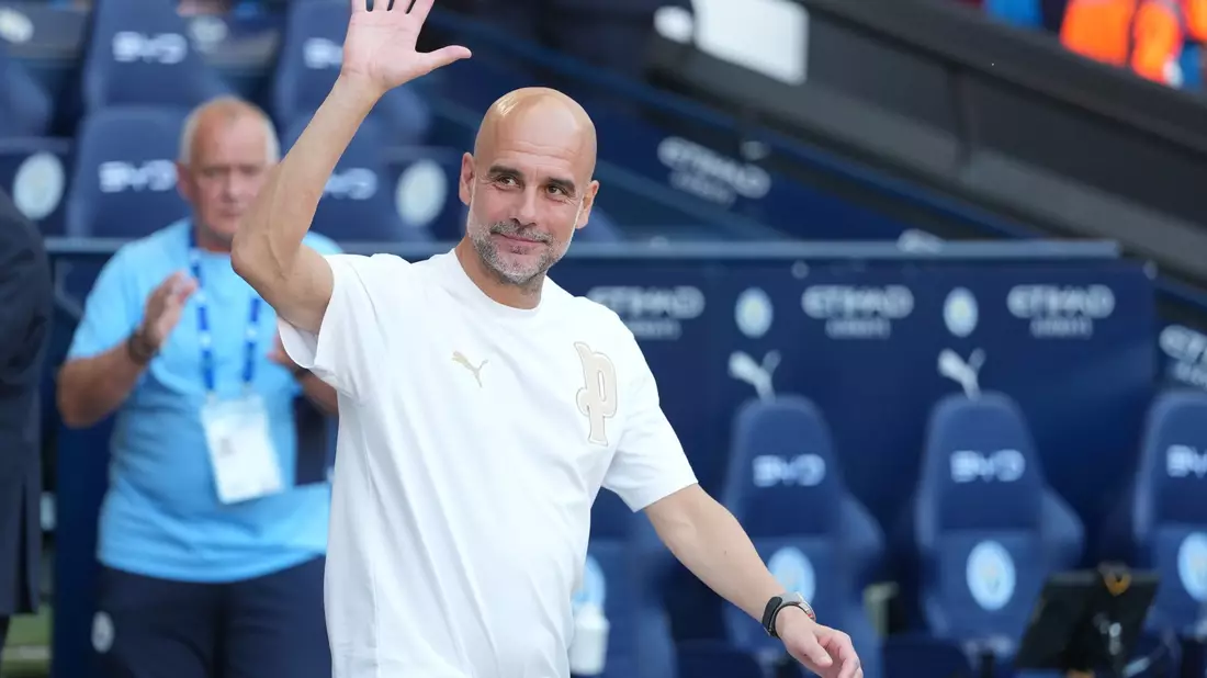 Nach zehn Jahren verabschiedete sich Trainer Pep Guardiola bei Manchester City. - Bild: Alastair Grant/AP/dpa