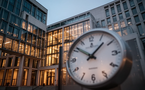 Arbeitszeitgesetz: Merz plant Abschaffung des Acht-Stunden-Tags - Foto: über boerse-global.de
