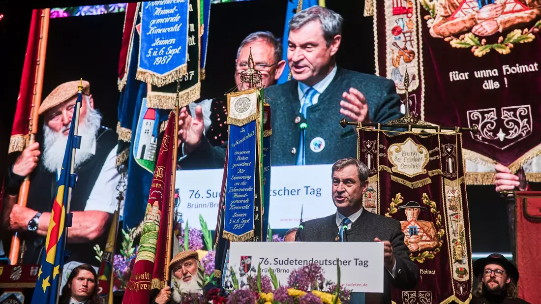 Der bayerische Ministerpräsident Markus Söder (CSU) sprach beim 76. Sudetendeutschen Tag in Brünn (Brno).  - Bild: Uhlíø Patrik/CTK/dpa