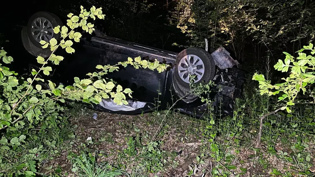 POL-GM: Betrunken mit Auto überschlagen - Bild: presseportal.de