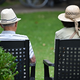 Nicht nur die Rentner, auch die Pensionäre sollten sich auf Änderungen einstellen. (Symbolbild) - Foto: Arne Dedert/dpa